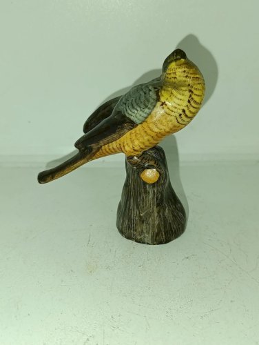 ancien petit oiseau en porcelaine en bon etat