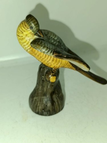 ancien petit oiseau en porcelaine en bon etat