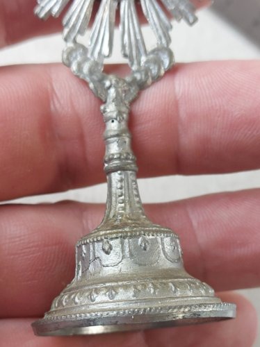 Ancien petit ostensoir soleil de poupée / reliquaire miniature