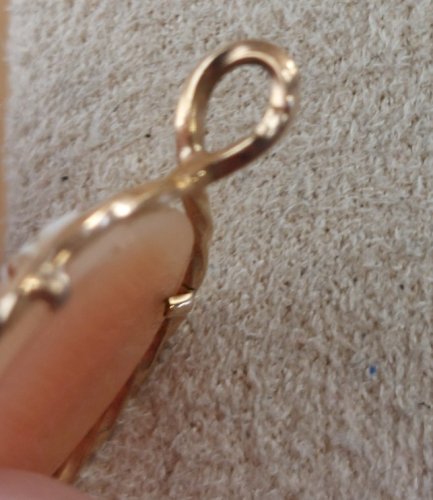 Ancien petit pendentif camée, en plaqué or