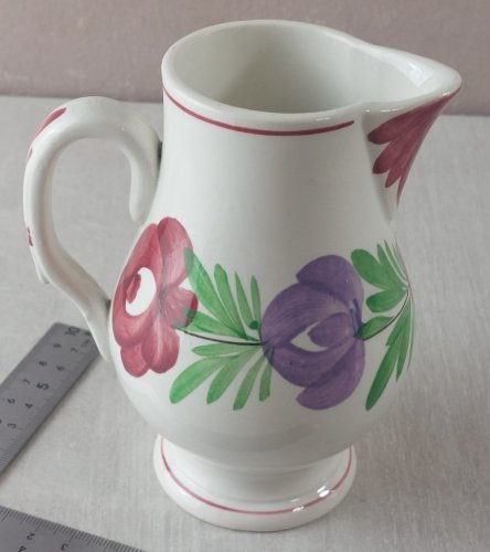 Ancien petit pichet / cruche, décor fleurs, en céramique de Digoin Sarreguemines ^