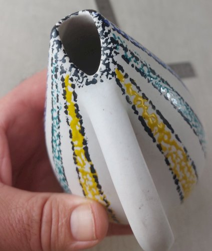 Ancien petit pichet / vase, en céramique, U Keramik Tosca