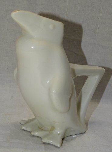 -ANCIEN PETIT PICHET ZOOMORPHE SANDOZ  PINGOUIN BLANC MANQUE CHAPEAU VITRINE   D