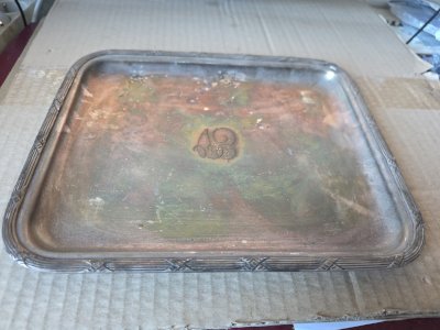 ancien petit plateau en metal argenté  25x 20