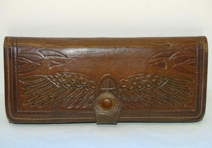 -ANCIEN PETIT PORTE MONNAIE CUIR Gaufré décor Ailes miroir intérieur collection