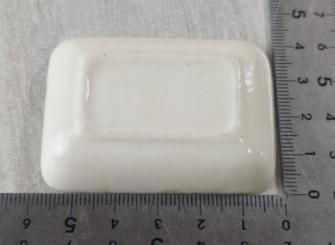 Ancien petit porte savon miniature, en céramique, à identifier