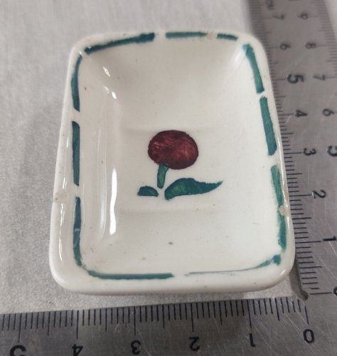 Ancien petit porte savon miniature, en céramique, à identifier