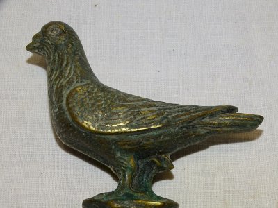 -ANCIEN PETIT SUJET PIGEON BRONZE  OBJET DE VITRINE DECO PENDULE COLLECTION