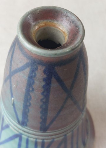 Ancien petit vase / bougeoir, en céramique, à identifier