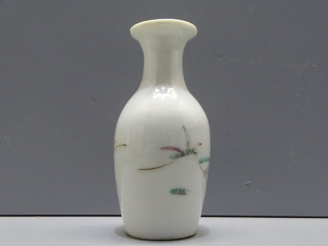 -ANCIEN PETIT VASE PORCELAINE de CHINE FAMILLE ROSE XIXe?