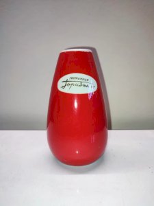 Ancien petit vase russe de couleur rouge signé en bel etat