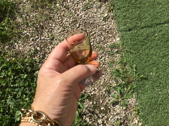 ANCIEN petit VERRE liqueur BLEU TURQUOISE ET AMBRE GEORGES SAND 9 CM