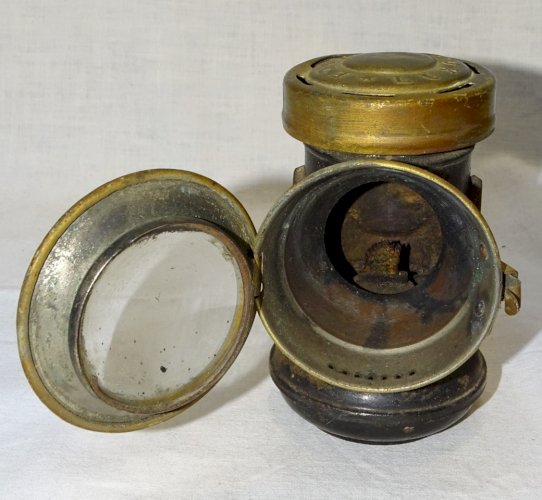 -ANCIEN PHARE DE VELO ETOILE LUXOR METAL PEINT NOIR COLLECTION VITRINE