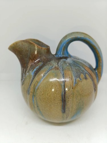 ancien pichet boule en gres signé dans le style metenier en bon etat