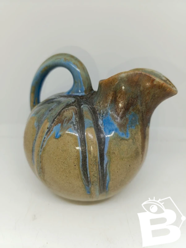 ancien pichet boule en gres signé dans le style metenier en bon etat