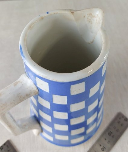 Ancien pichet / carafe, décor lustucru / damier, en céramique de Sarreguemines ^
