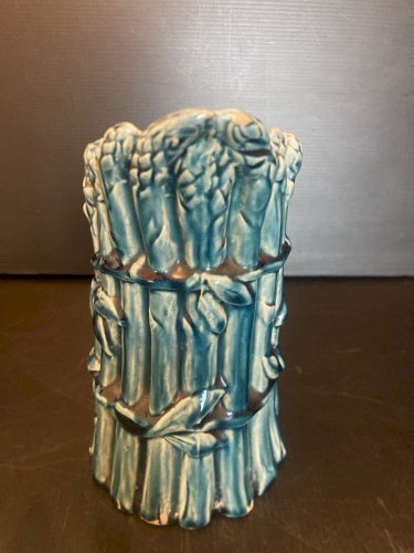 ancien pichet cruche barbotine bleu  Choisy-le-Roi à décor d'asperges majolique