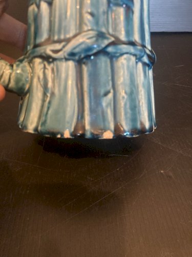 ancien pichet cruche barbotine bleu  Choisy-le-Roi à décor d'asperges majolique