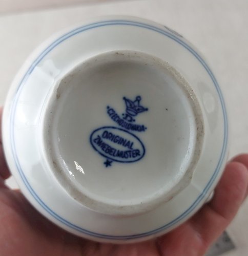 Ancien pichet, décor Blue Onion / en porcelaine de Tchécoslovaquie / Czech