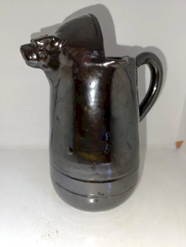 ancien pichet zoomorphe de la manufacture  biot couleur plombifère en bon etat