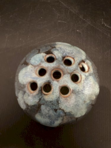 ancien pique fleurs en grès bleuté design vintage P Schaal Commequiers Vendée