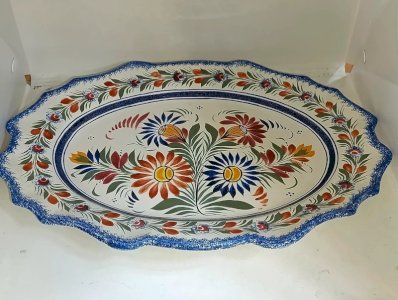 ancien plat à decor floral signé henriot quimper en bon etat