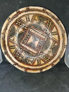ancien plat creux dorigine nord africain (kabyle?) en etat correct
