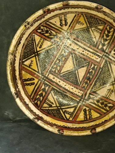 ancien plat creux dorigine nord africain (kabyle?) en etat correct