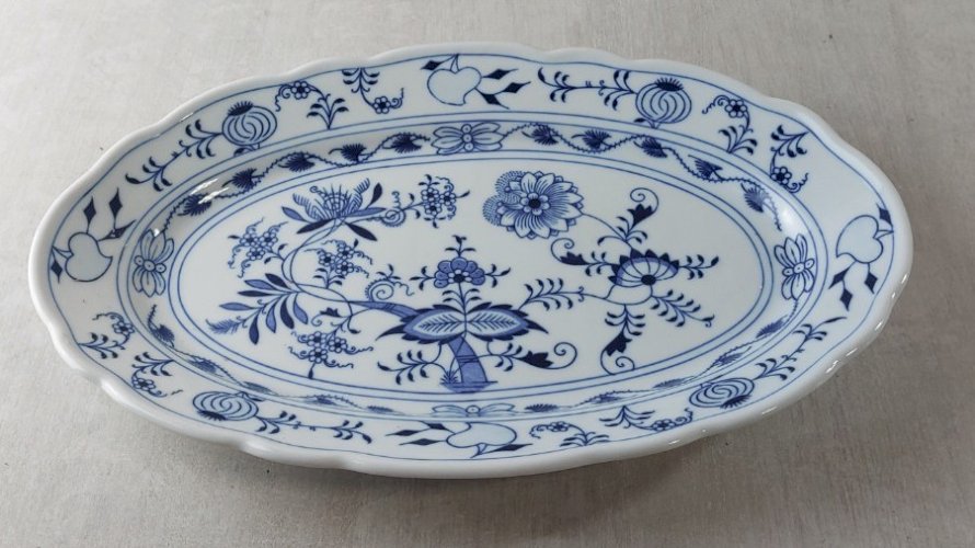 Ancien plat de service, décor Blue Onion / porcelaine Tchécoslovaquie / Czech