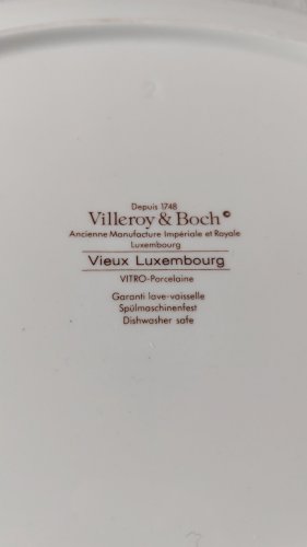 Ancien plat de service, Vieux Luxembourg, en céramique de Villeroy & Boch ^