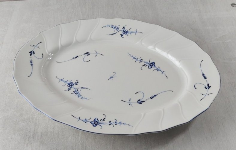 Ancien plat de service, Vieux Luxembourg, en céramique de Villeroy & Boch ^