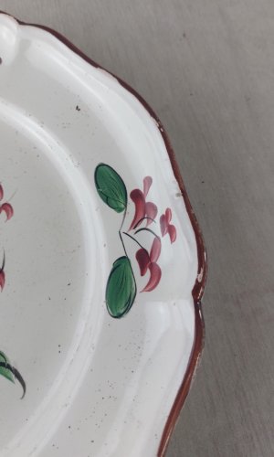Ancien plat, décor chinois, faïence de l'Est / Les Islettes