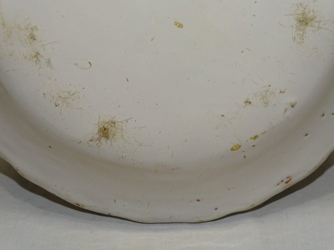 -ANCIEN PLAT POLYLOBE CAMAÏEU VERT GRAND FEU XVIIIe MOUSTIERS MOTIF au CHINOIS D