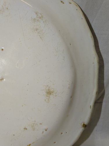 -ANCIEN PLAT POLYLOBE CAMAÏEU VERT GRAND FEU XVIIIe MOUSTIERS MOTIF au CHINOIS D