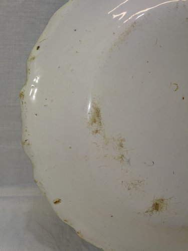 -ANCIEN PLAT POLYLOBE CAMAÏEU VERT GRAND FEU XVIIIe MOUSTIERS MOTIF au CHINOIS D