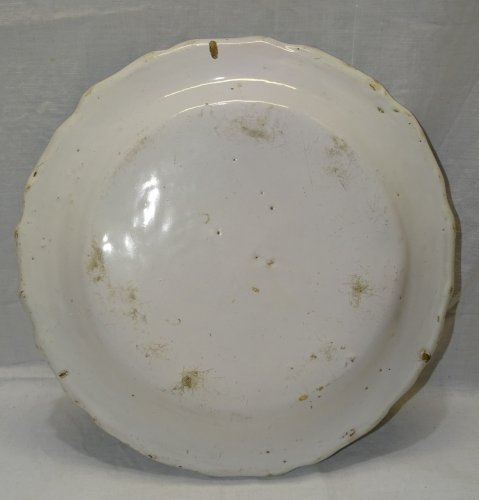-ANCIEN PLAT POLYLOBE CAMAÏEU VERT GRAND FEU XVIIIe MOUSTIERS MOTIF au CHINOIS D