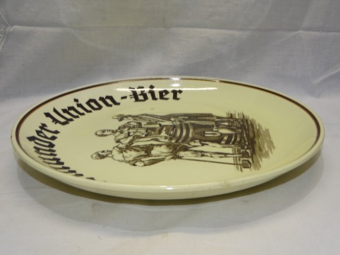 -ANCIEN PLAT PUBLICITAIRE CERAMIQUE ALLEMANDE DORTMUNDER UNION BIER déco    D