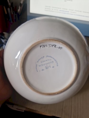 Ancien plat rond en faïence de Quimper décor main HB -diam 22cm