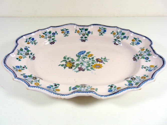 Ancien plateau faïence Moustiers solanée bord contourné D - 40,5 x 30,5 cm