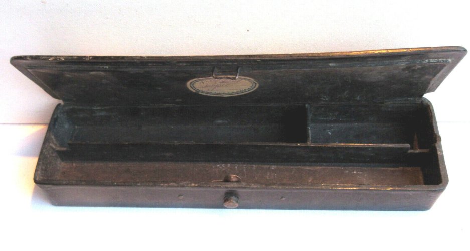 Ancien plumier Napoléon III, carton bouilli, chromo: Enfants et trottinettes