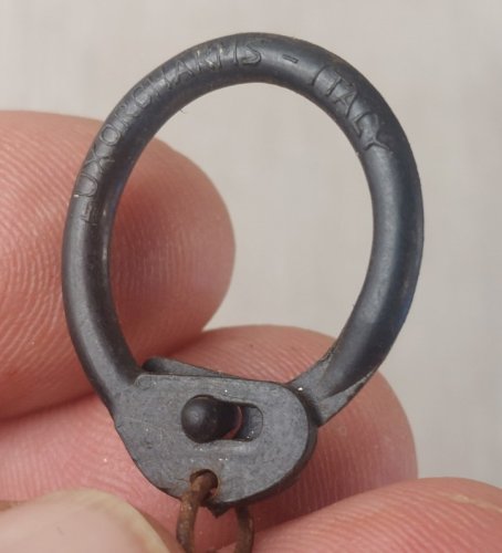 Ancien porte clé, charmeur de souris / rat, vintage