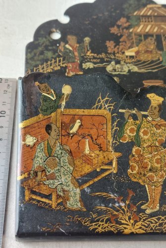Ancien porte courrier, en papier maché / carton bouilli Napoléon III, japonisant ^
