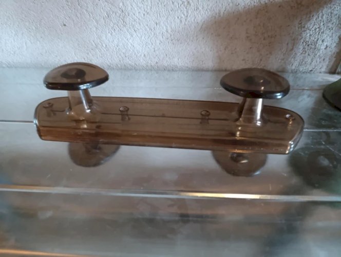 ancien porte manteau double en plastique année 60-70 en bon etat