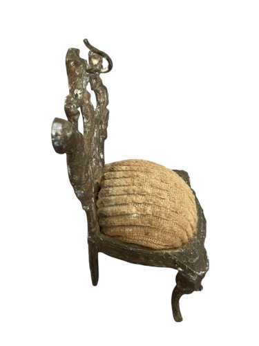 ancien porte montre Gousset objet de vitrine chaise Louis XV baroque collection