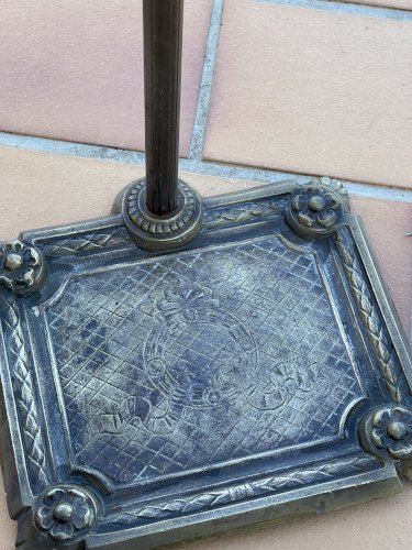 Ancien porte-parapluies porte-cannes en laiton – Support vintage sur pied – Décor classique – Porte-cannes élégant – Décoration d’entrée