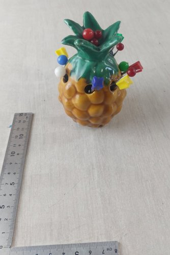Ancien porte pique, forme ananas, en céramique de Vallauris, vintage