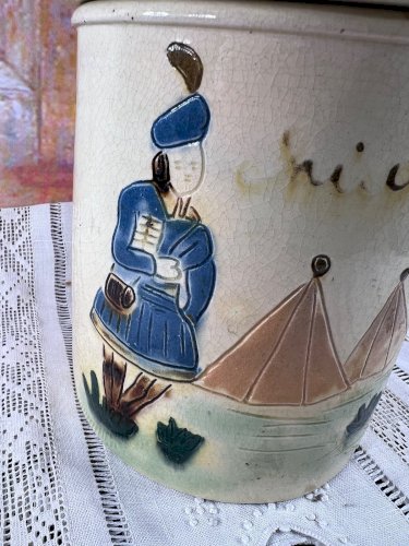 Ancien pot à chicorée en faïence XIXe – Décor relief – 20 cm