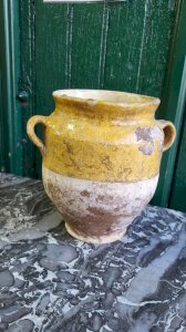 ANCIENT CONFIT OR GREASE POT IN YELLOW GLAZED STONEWARE NO. 4