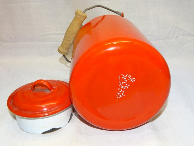 -ANCIEN POT A LAIT  TOLE EMAILLEE ROUGE JAPY DECO CUISINE COLLECTION    D
