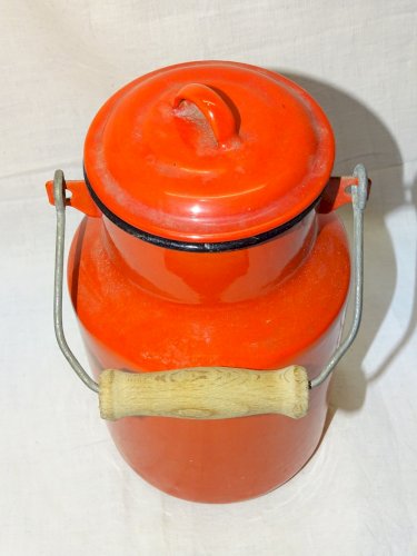 -ANCIEN POT A LAIT  TOLE EMAILLEE ROUGE JAPY DECO CUISINE COLLECTION    D